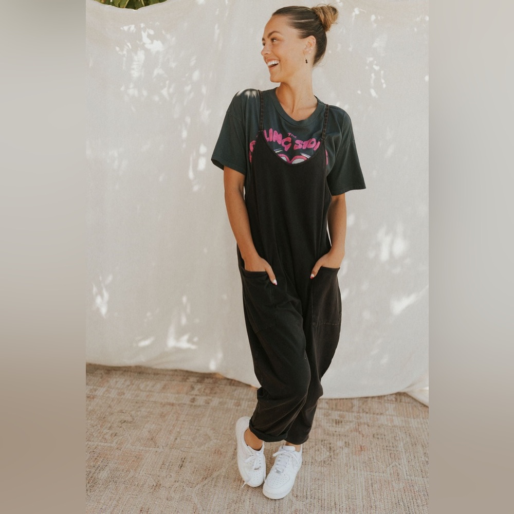 NWT! Women’s wide-leg jumpsuit